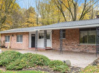 3950 Napier Rd, Canton, MI 48187