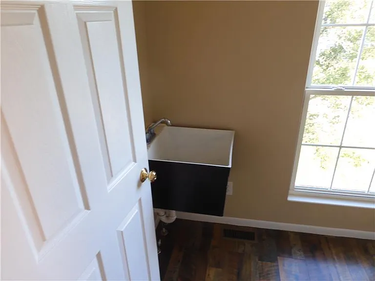 1681 Colonade Dr — Photo 23