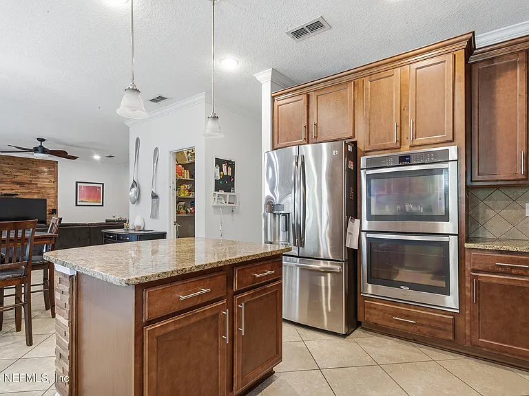 705 W Kings College Dr — Photo 12