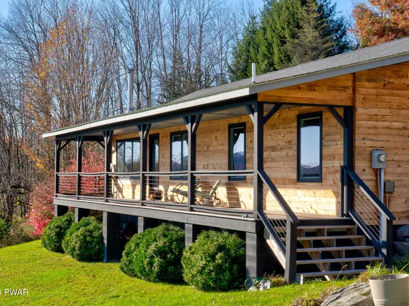 28 Mansfield Rd, Equinunk, PA 18417