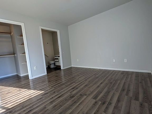 5th image of 1016 Rockefeller Ln