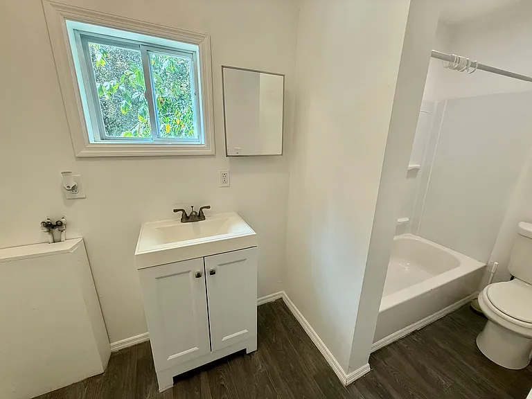 3 Sherman Ave #3 — Photo 8