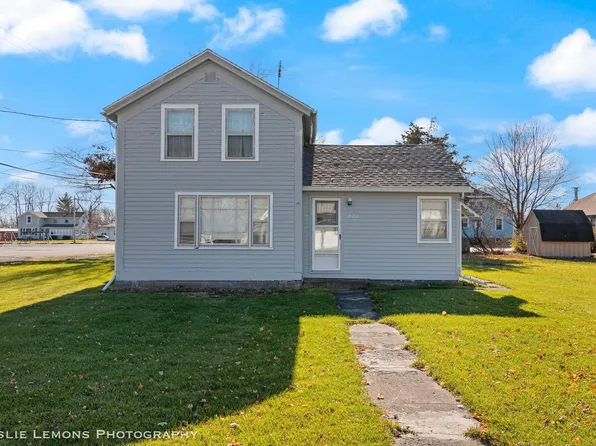 622 E Railroad St, Sandwich, IL 60548