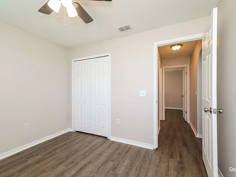 416 Elgin Blvd — Photo 14