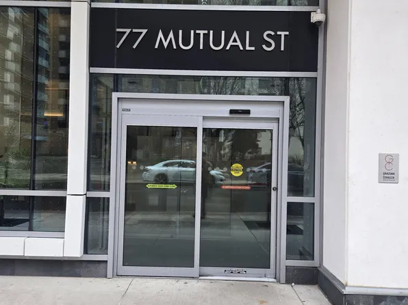 77 Mutual St #3001, Toronto, ON M5B 2A9