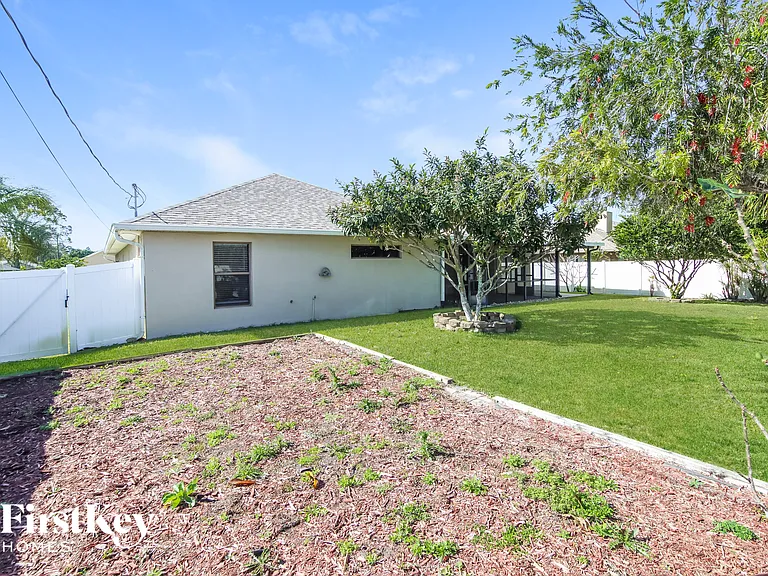 1347 Armory Dr NE — Photo 15