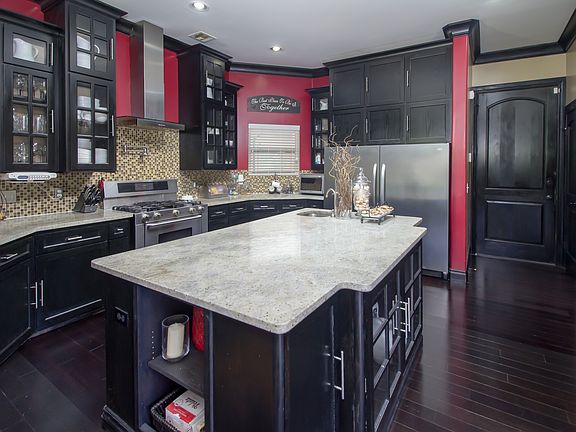 5th image of 15700 Colonia Bella Dr