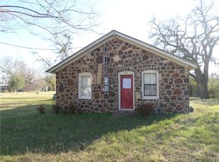 587 E Commerce St, Fairfield, TX 75840