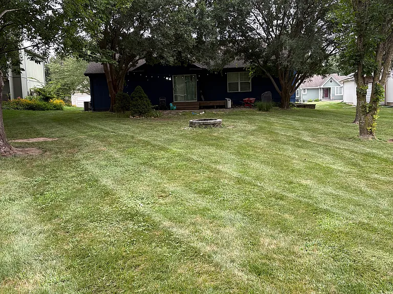 11834 Virginia Ave — Photo 6