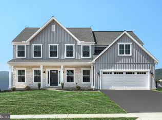 121 S Mountain Dr, Carlisle, PA 17013