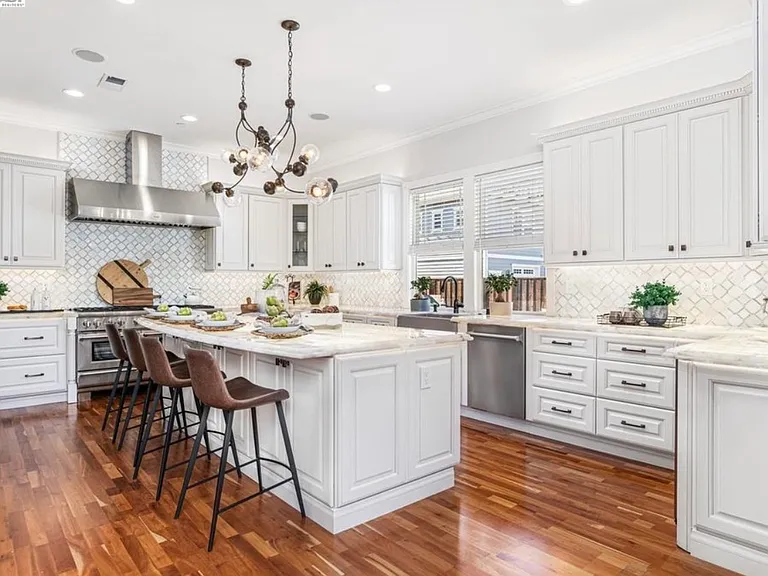 835 Tolentino Ct — Photo 8