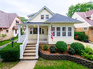 2555 N 72nd St, Wauwatosa, WI 53213