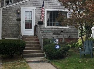 10 Spring Garden St, Warwick, RI 02888