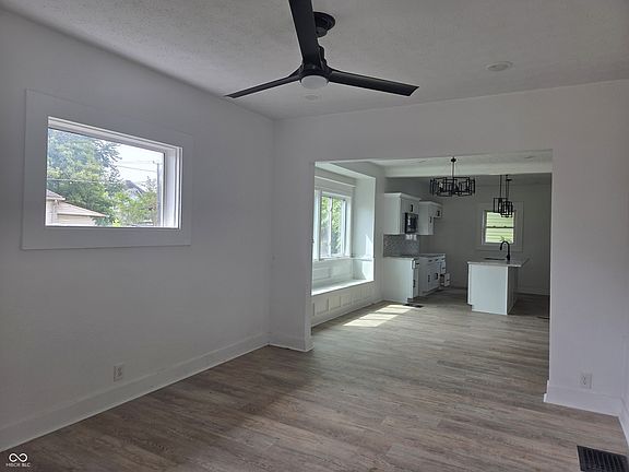 3rd image of 408 N Forest Ave