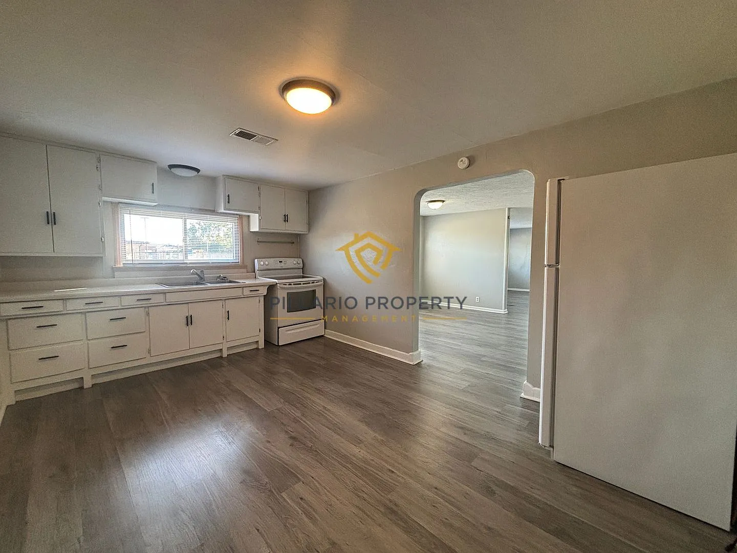 Charming Ranch On a Corner Lot in Anderson, 2 Bedroom, 1 Bathroom with Attached Garage Available ... — Photo 4