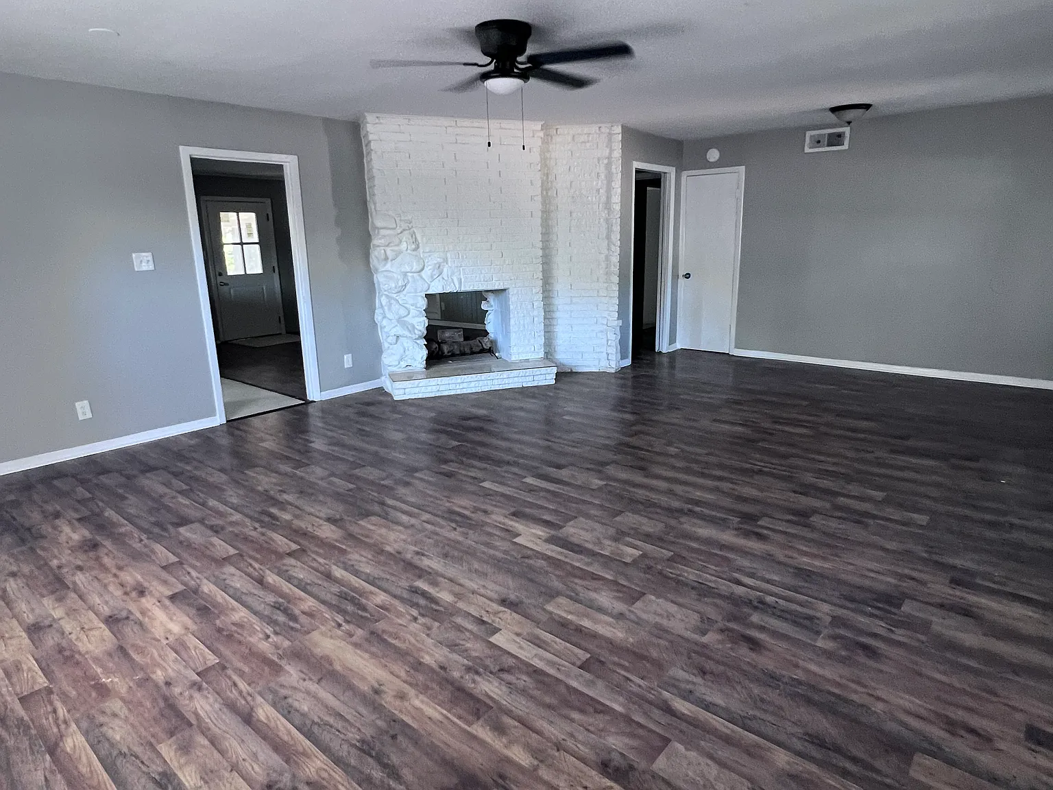 3 bed, 1850 sqft, $2,400 — Photo 2
