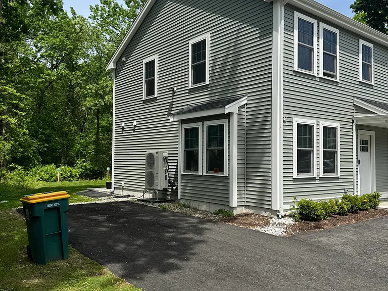 75 Block St — Photo 4