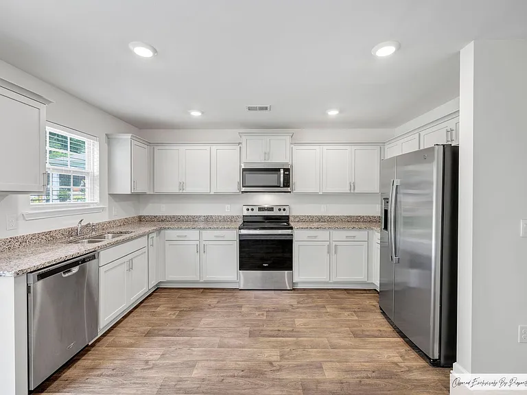 148 Rushton Dr — Photo 12