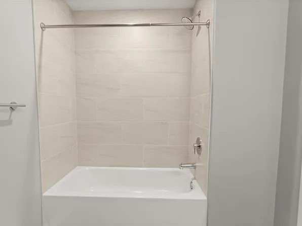 475 Communipaw Avenue image 15 of 33