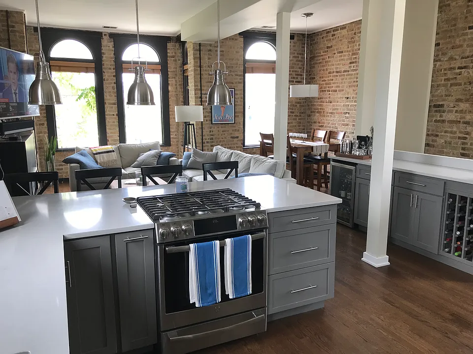852 N Elston Ave #4