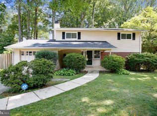 5253 Rolling Rd, Springfield, VA 22151