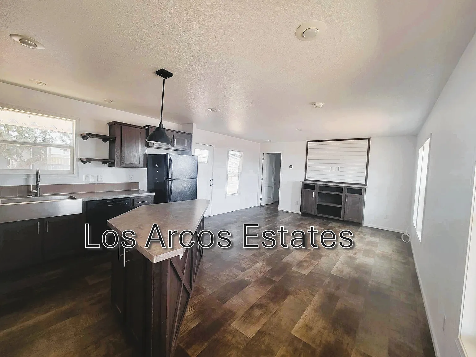 3 bed, 1056 sqft, $1,210 — Photo 3