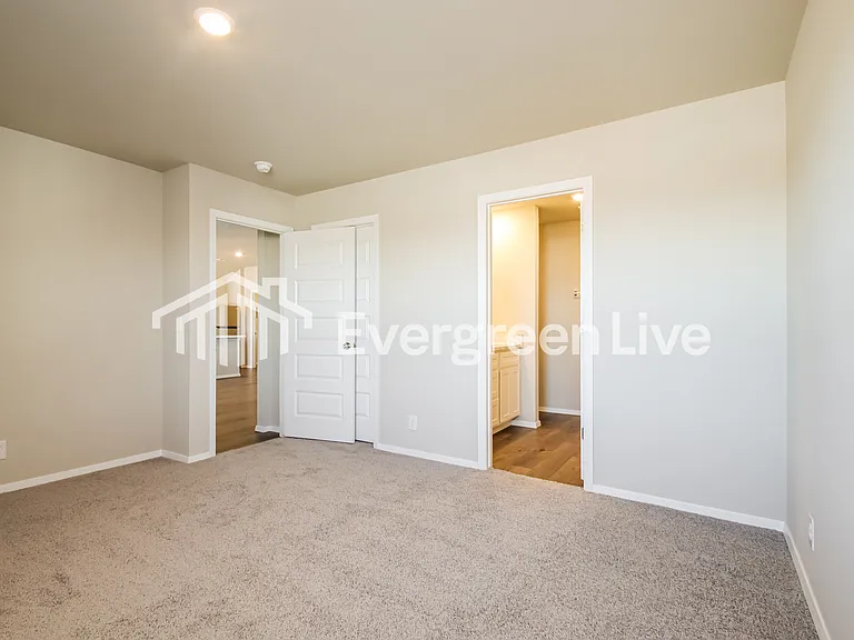1002 W Lawton Rd — Photo 9