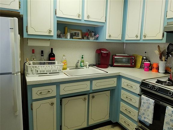 5th image of 6055 21st St N APT 18