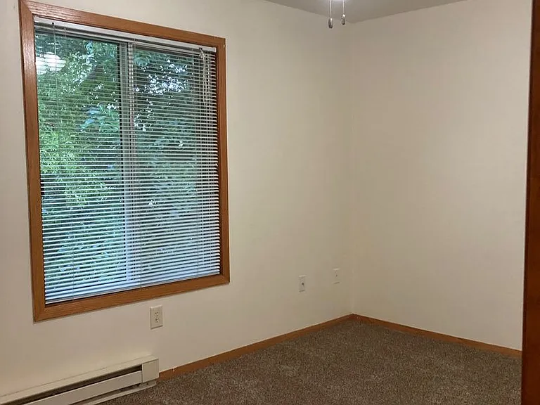 1266-1301 Winston Dr — Photo 12