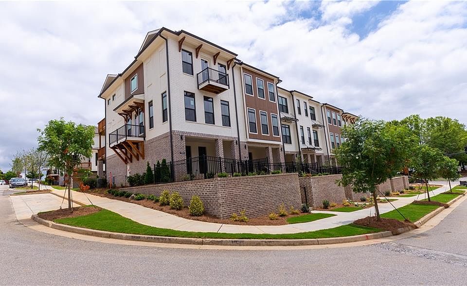 1st image of 235 Downing Dr #93