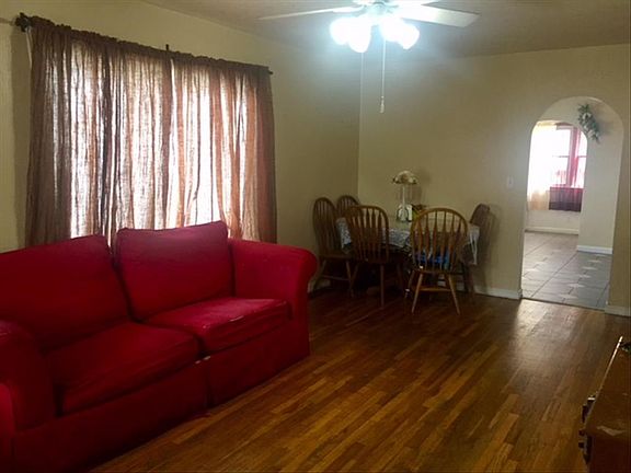 3rd image of 372 Gladstone St