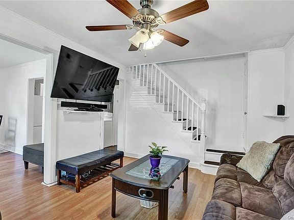 3rd image of 16 Bush Ave