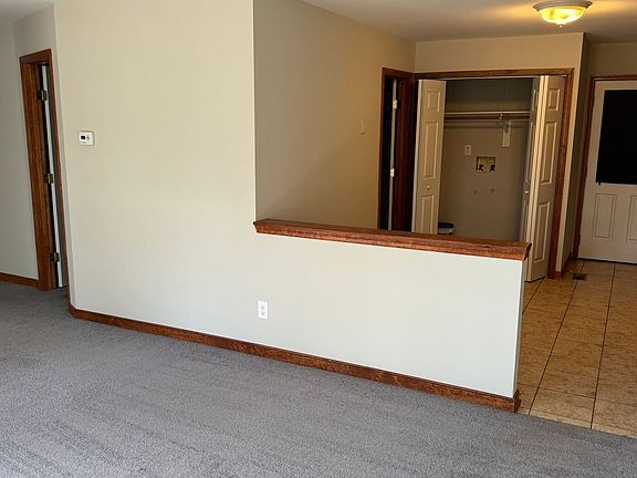 3rd image of 128 N Rose Ave
