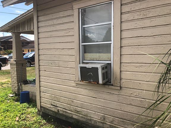 4th image of 725 3rd Ave S