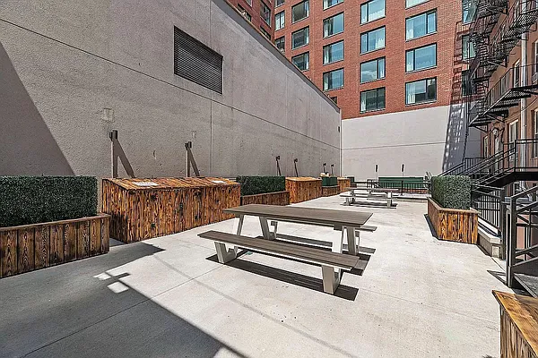 Rented by REAL New York | media 9