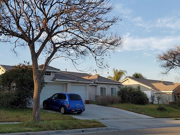 3rd image of 775 Canary Ln