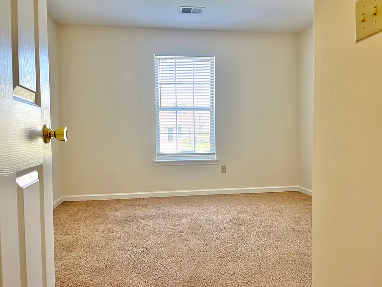 805 & 807 Melanie Ln #807 — Photo 5