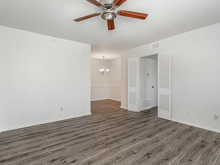 5722 Gaston Ave #D — Photo 22