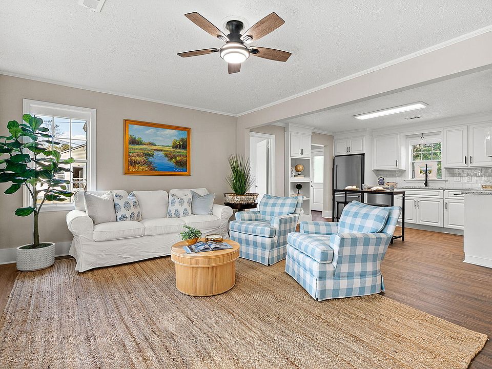 1st image of 208 Newell St