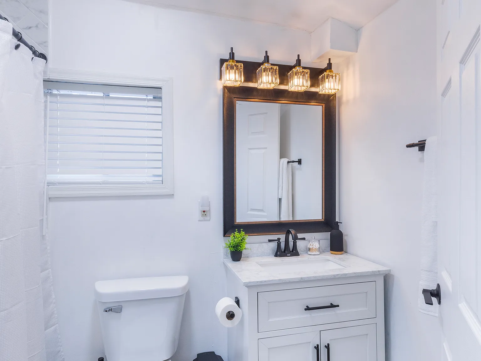 2 bed, 900 sqft, $2,600 — Photo 3
