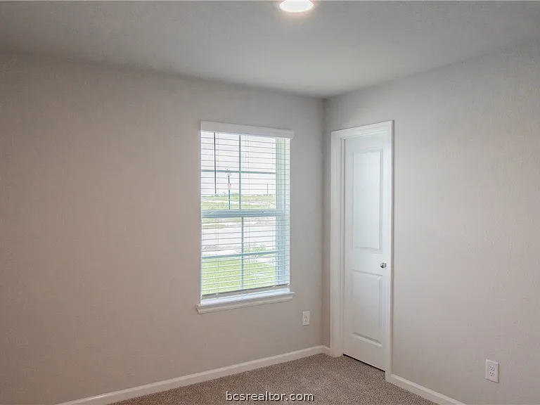 10652 Knox Dr — Photo 6