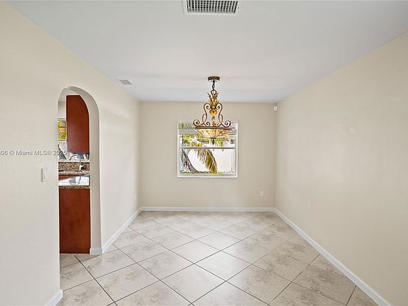 4th image of 19257 NW 13th St