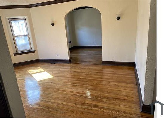 4th image of 7722 S Marquette Ave #1B