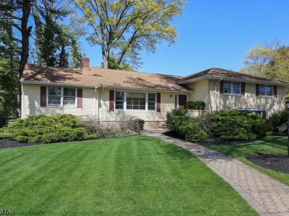 9 Pine Ct, Westfield Town, NJ 07090
