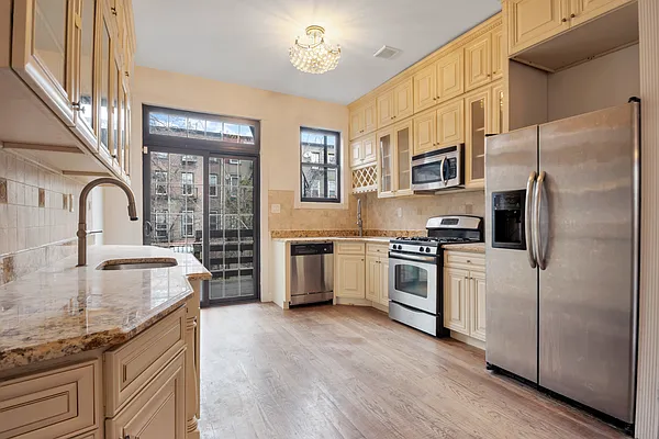 Sold by Curated by Soiti LLC | media 2