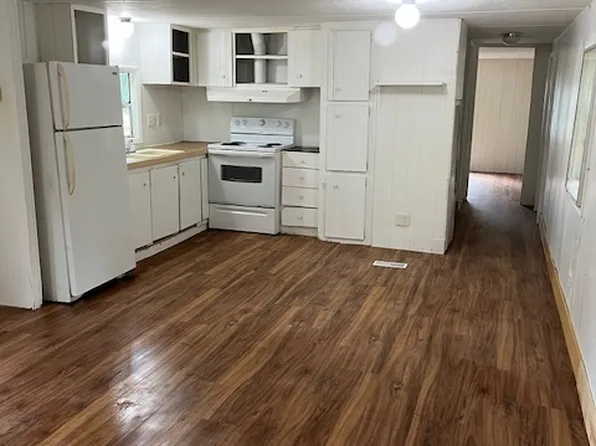 8367 Countryside Dr, Mountain Grove, MO 65711