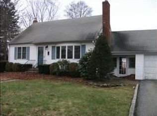 186 Maple Ave, Smithtown, NY 11787