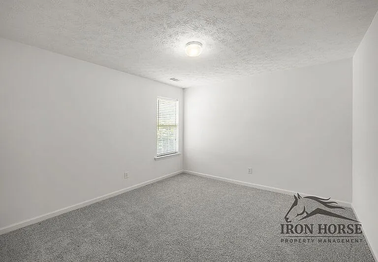 379 Beech Hollow Trl — Photo 24