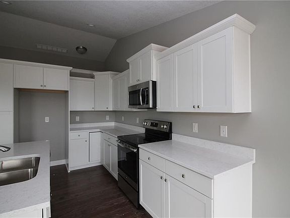 5th image of 4733 NE Oak Dr