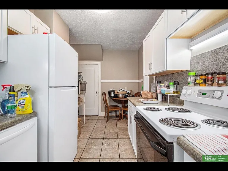 1102 S 35th Ave — Photo 4